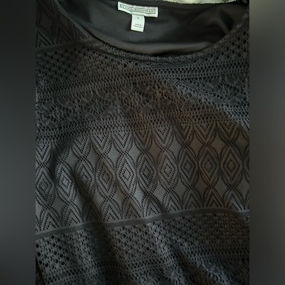 Like new Dana Buchman, black lace print pull over top in size large - Picture 6 of 8